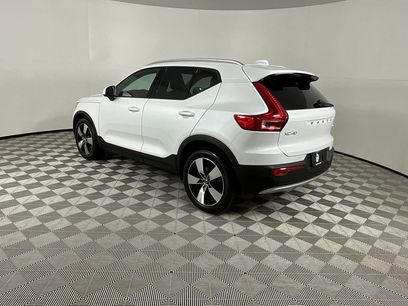 Used 2021 Volvo XC40 T5 Momentum w/ Premium Package