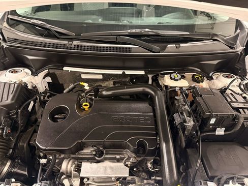 Used 2024 Chevrolet Equinox LS w/ LS Convenience Package image 11