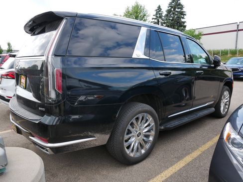 Used 2024 Cadillac Escalade Premium Luxury AWD/4WD image 5