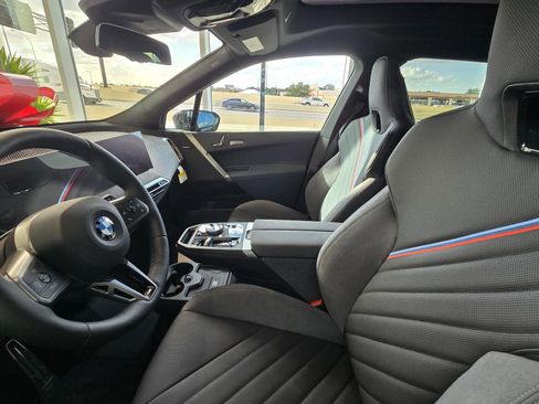 New 2026 BMW iX xDrive60 w/ M Sport Package image 7