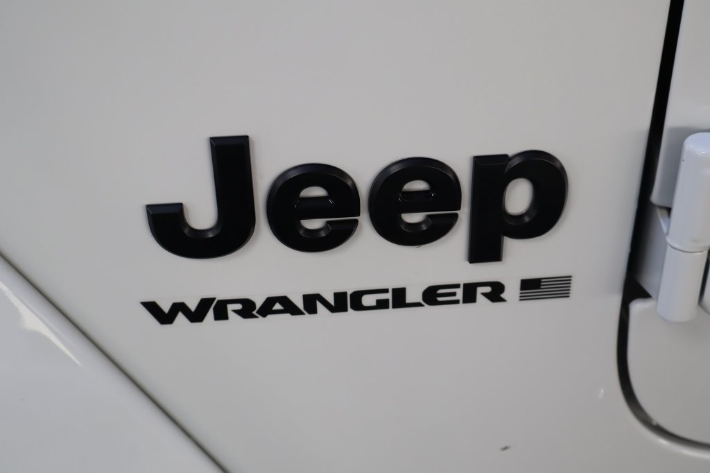 Used 2026 Jeep Wrangler Unlimited Sahara AWD/4WD image 18
