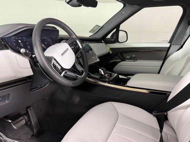 New 2026 Land Rover Range Rover Sport SE AWD/4WD image 6