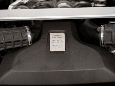 Used 2022 Aston Martin V8 Vantage Coupe image 66