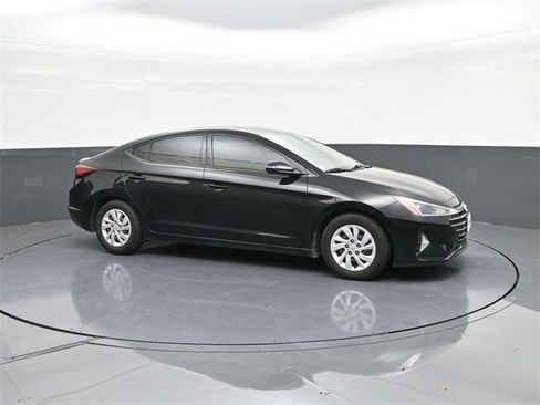 Used 2020 Hyundai Elantra SE w/ Cargo Package (C1) image 17