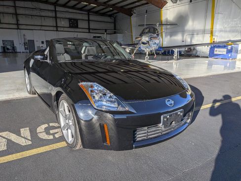 Used 2004 Nissan 350Z Enthusiast image 1