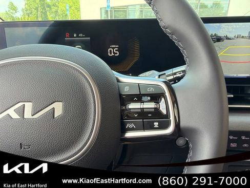 New 2026 Kia Carnival EX FWD image 32