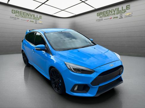 Used 2017 Ford Focus RS AWD/4WD image 3