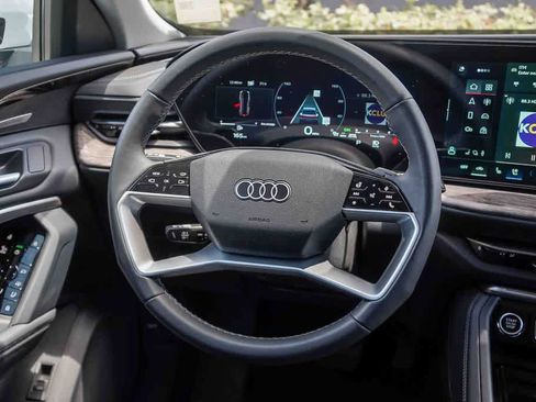 Used 2025 Audi Q5 Premium w/ Premium Plus AWD/4WD image 15