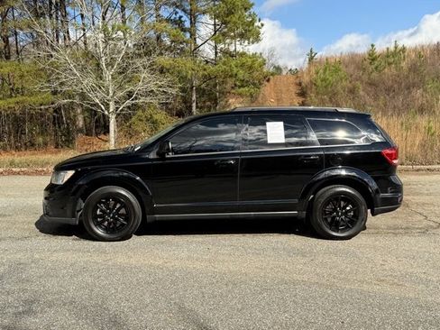 Used 2019 Dodge Journey SE w/ Connectivity Group image 2