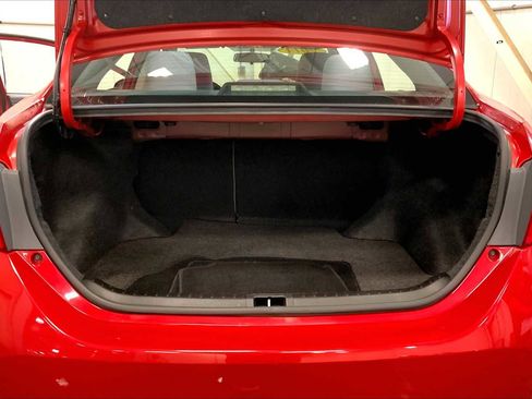 Used 2014 Toyota Corolla LE image 32