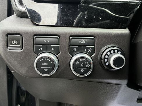 Used 2023 GMC Sierra 1500 Elevation image 18