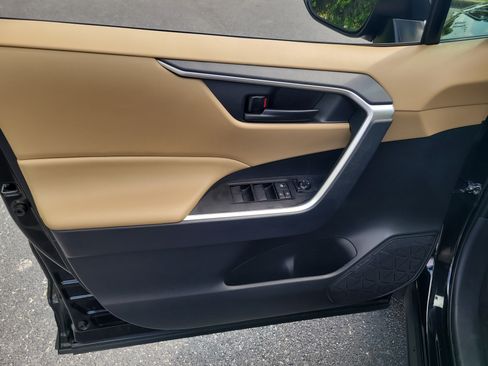 Certified 2025 Toyota RAV4 LE FWD image 16