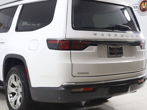 Used 2022 Jeep Wagoneer Series II AWD/4WD image 25
