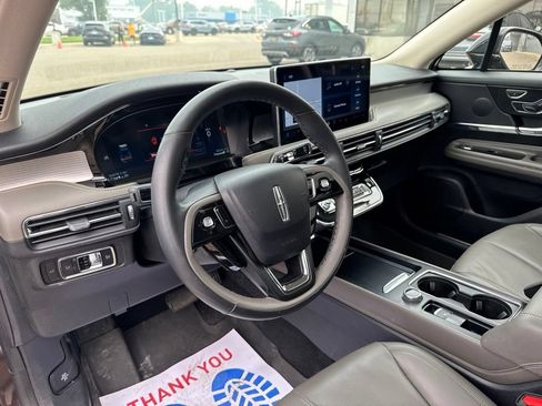 Used 2023 Lincoln Corsair AWD w/ Equipment Group 101A image 11