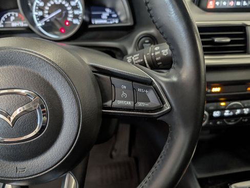 Used 2018 MAZDA MAZDA3 Touring FWD image 23