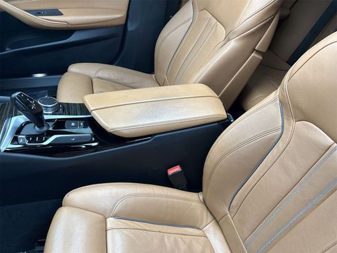 Used 2020 BMW 530i w/ Convenience Package image 29