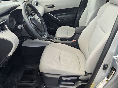 Certified 2025 Toyota Corolla Cross L image 4