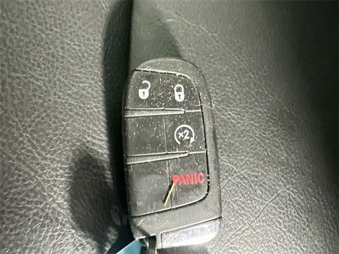 Used 2017 Jeep Renegade Limited image 19