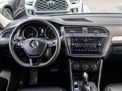 Used 2021 Volkswagen Tiguan SE FWD image 22