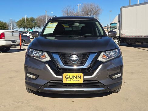 Used 2019 Nissan Rogue SL image 2