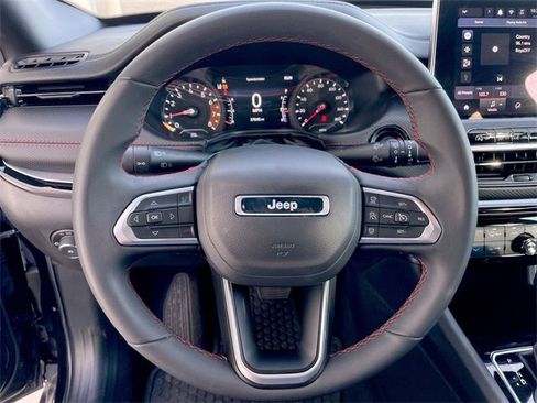 Used 2024 Jeep Compass Trailhawk image 14