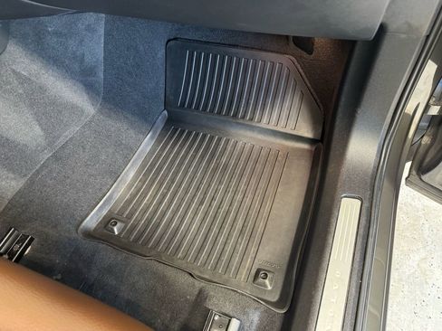 Used 2021 Volvo XC60 T5 Momentum image 32