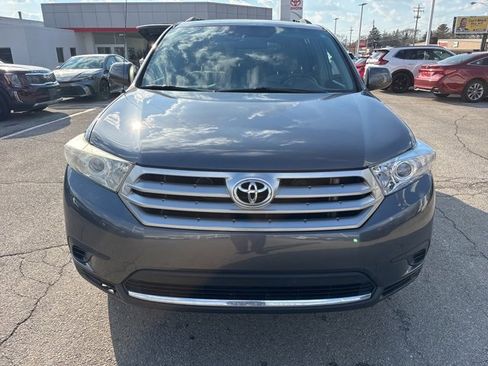 Used 2011 Toyota Highlander 2WD w/ Cold Weather Pkg image 2