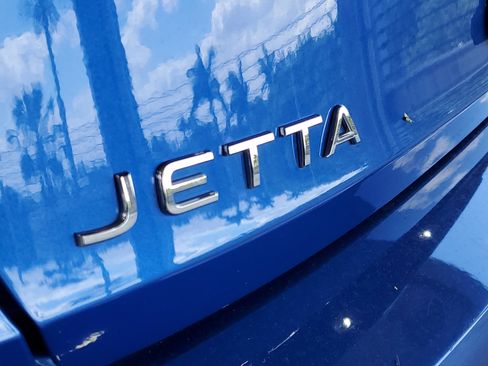 Used 2024 Volkswagen Jetta SE FWD image 5
