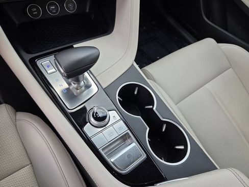 Used 2025 Genesis G70 2.5T RWD image 25