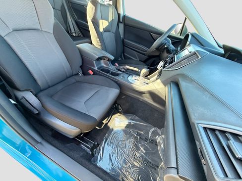 Used 2018 Subaru Impreza 2.0i Premium image 14