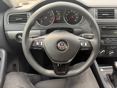 Used 2015 Volkswagen Jetta SE FWD image 18