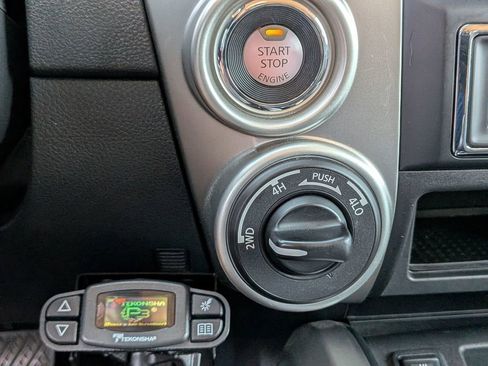 Used 2019 Nissan Titan SL AWD/4WD image 35