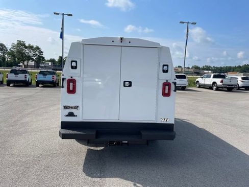 New 2027 Ford E-350 and Econoline 350 Super Duty w/ Power Equipment Group RWD image 9