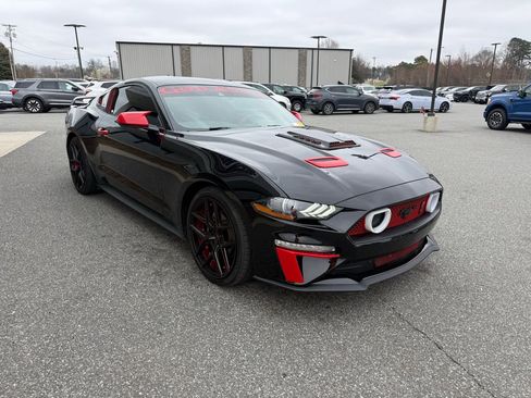 Used 2022 Ford Mustang Coupe image 9