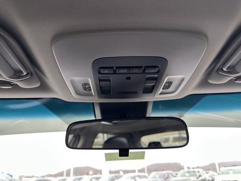 Certified 2018 Toyota Camry SE w/ Moonroof Package image 17