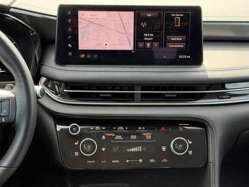 Used 2026 INFINITI QX60 Luxe w/ Cargo Package FWD image 18