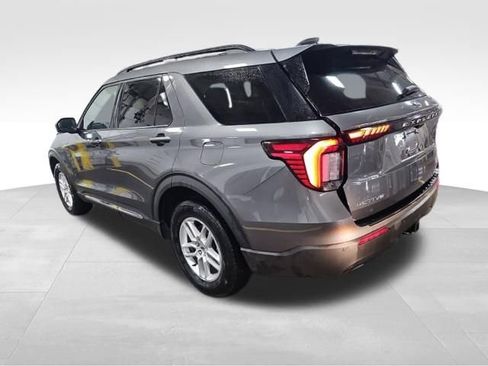 Used 2025 Ford Explorer Active image 8