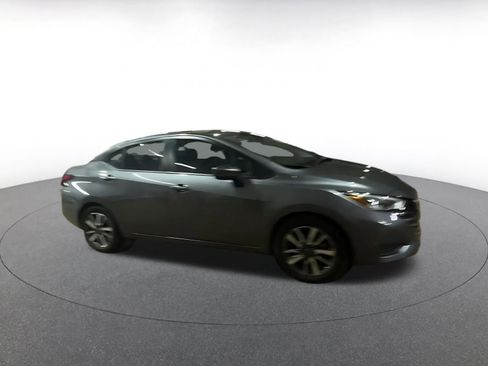 Used 2025 Nissan Versa SV image 2