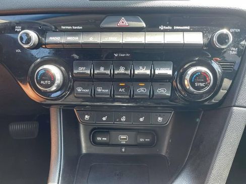 Certified 2022 Kia Sportage EX w/ EX Technology Package FWD image 31