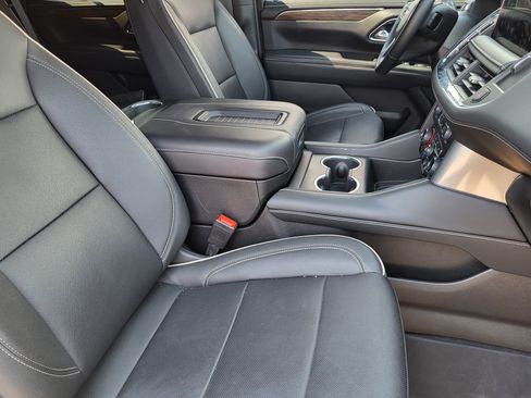 Used 2023 Chevrolet Tahoe Premier AWD/4WD image 15