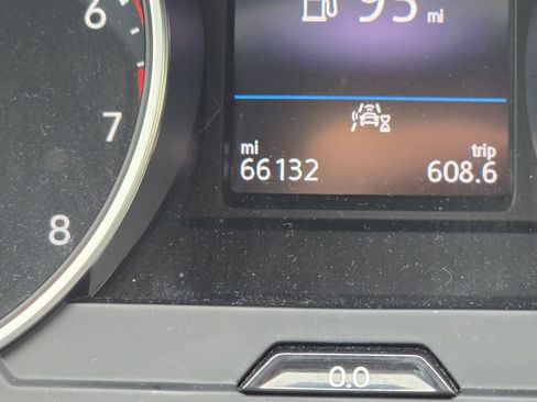 Used 2021 Volkswagen Tiguan SE FWD image 13