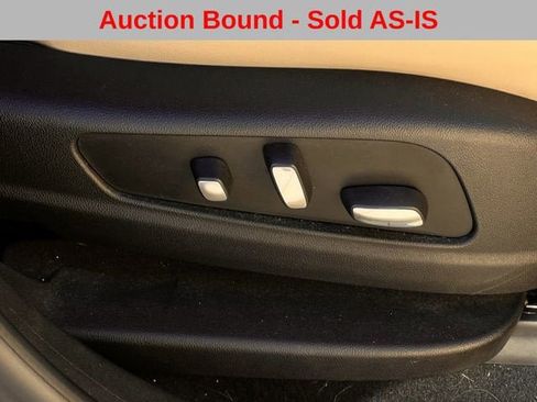 Used 2017 Cadillac XT5 Luxury w/ Driver Awareness Package image 28