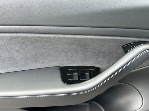 Used 2018 Tesla Model 3 Long Range image 11