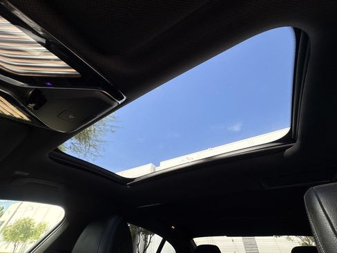 Used 2019 BMW 740i w/ M Sport Package RWD image 32
