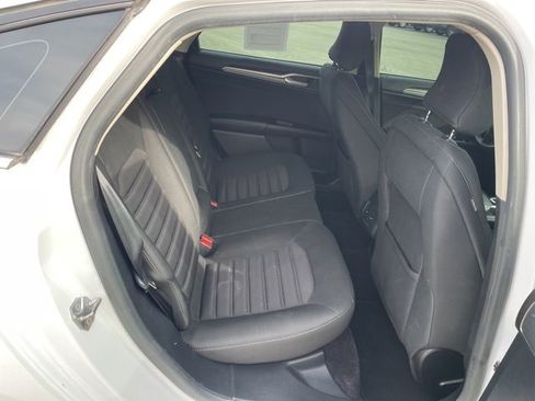 Used 2017 Ford Fusion SE w/ Fusion SE Technology Package image 54