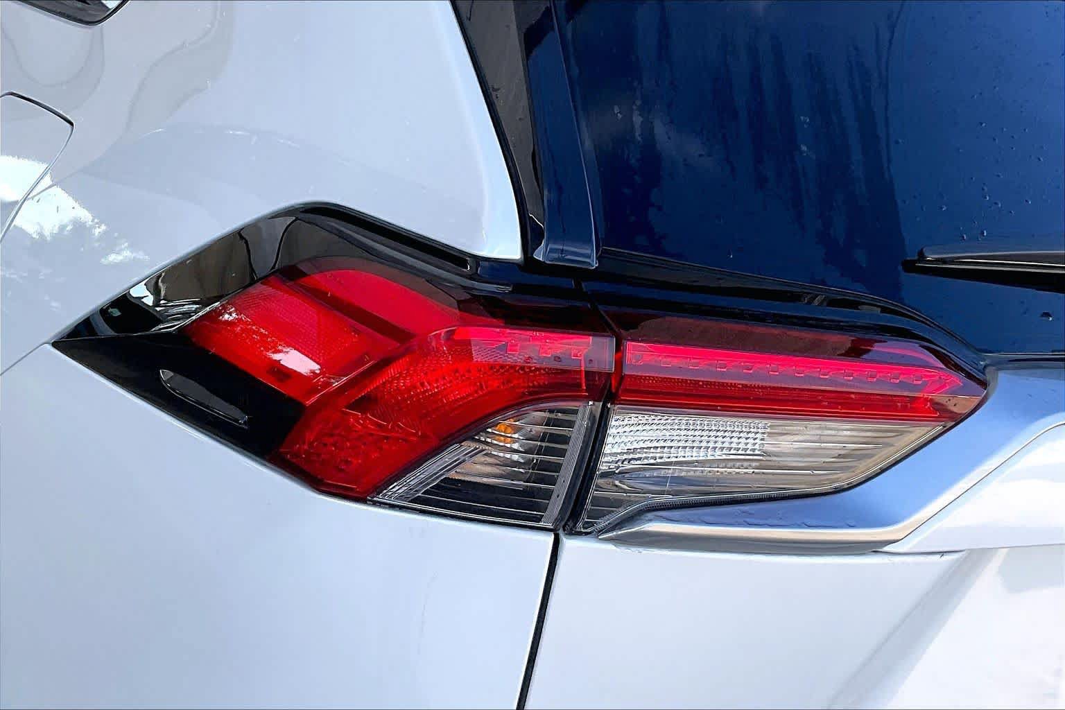 Used 2025 Toyota RAV4 XSE w/ Advanced Technology Package AWD/4WD image 28