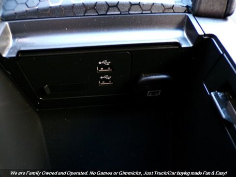 Used 2022 MAZDA MAZDA3 s image 45