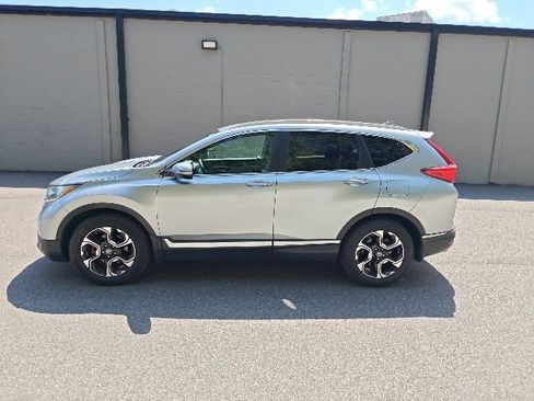 Used 2018 Honda CR-V Touring image 5