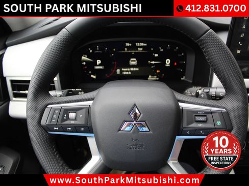 New 2025 Mitsubishi Outlander SE image 21