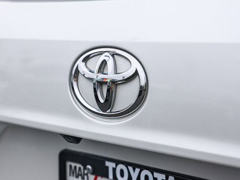 Used 2023 Toyota Highlander XLE FWD image 29